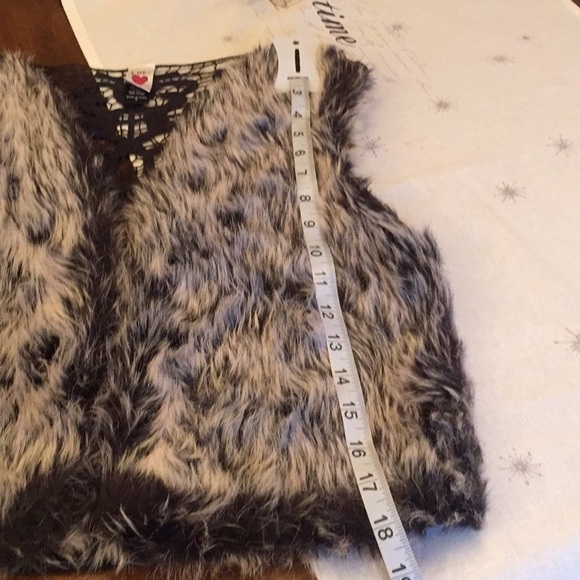 Love Rocks Faux Fur Vest with Crochet Back - Picture 6 of 8